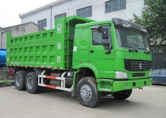 Desenho de pneus radiais Sinotruck HOWO 6X4 camião de descarga para as suas necessidades