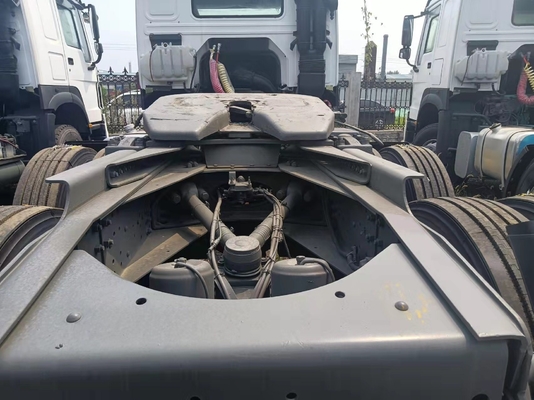 10 Wheeler Used Tractor Truck HOWO Truck Head 376-420HP com design de pneu sem tubo