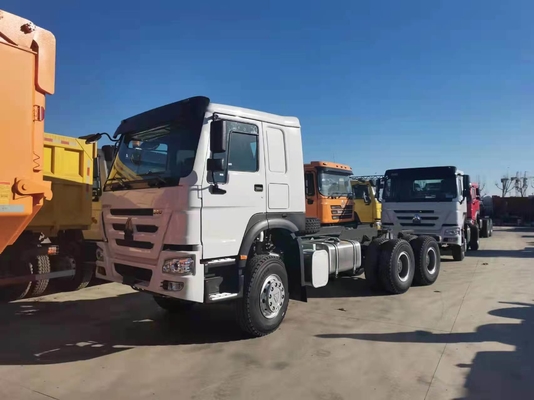 Caminhão de descarga com capacidade de carga de 21 a 30 t e caminhão-trator usado