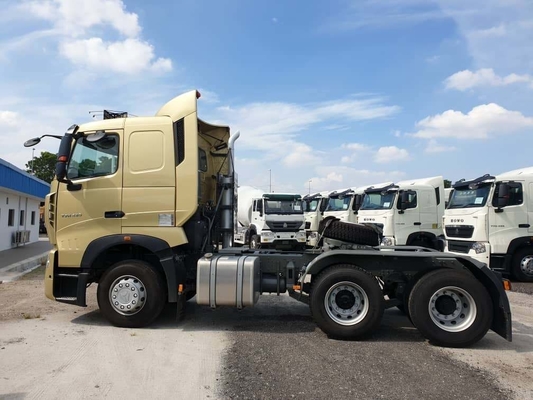 Caminhão de descarga com capacidade de carga de 21 a 30 t e caminhão-trator usado