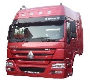 Cabina alta vermelha 2 camas Sinotruk Condução de caminhão Trator com fabricação