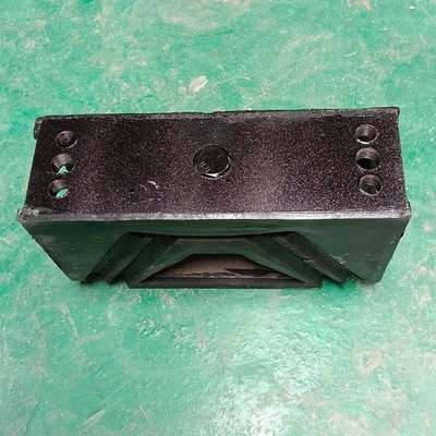 Partes do sistema de tração das rodas Sinotruk HOWO Motor de camião Bracket Mounting de borracha Az9725590031