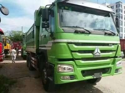 Desenho de pneus radiais Sinotruck HOWO 6X4 camião de descarga para as suas necessidades