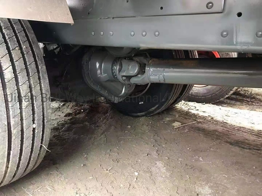 Venda caminhões de descarga Sinotruk HOWO 6X4 com certificação ISO pneus e 351-450 hp