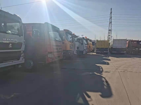 Tipos de descarga do tipo de elevação frontal do tipo de descarga do caminhão 6*4 8*4 para as suas necessidades